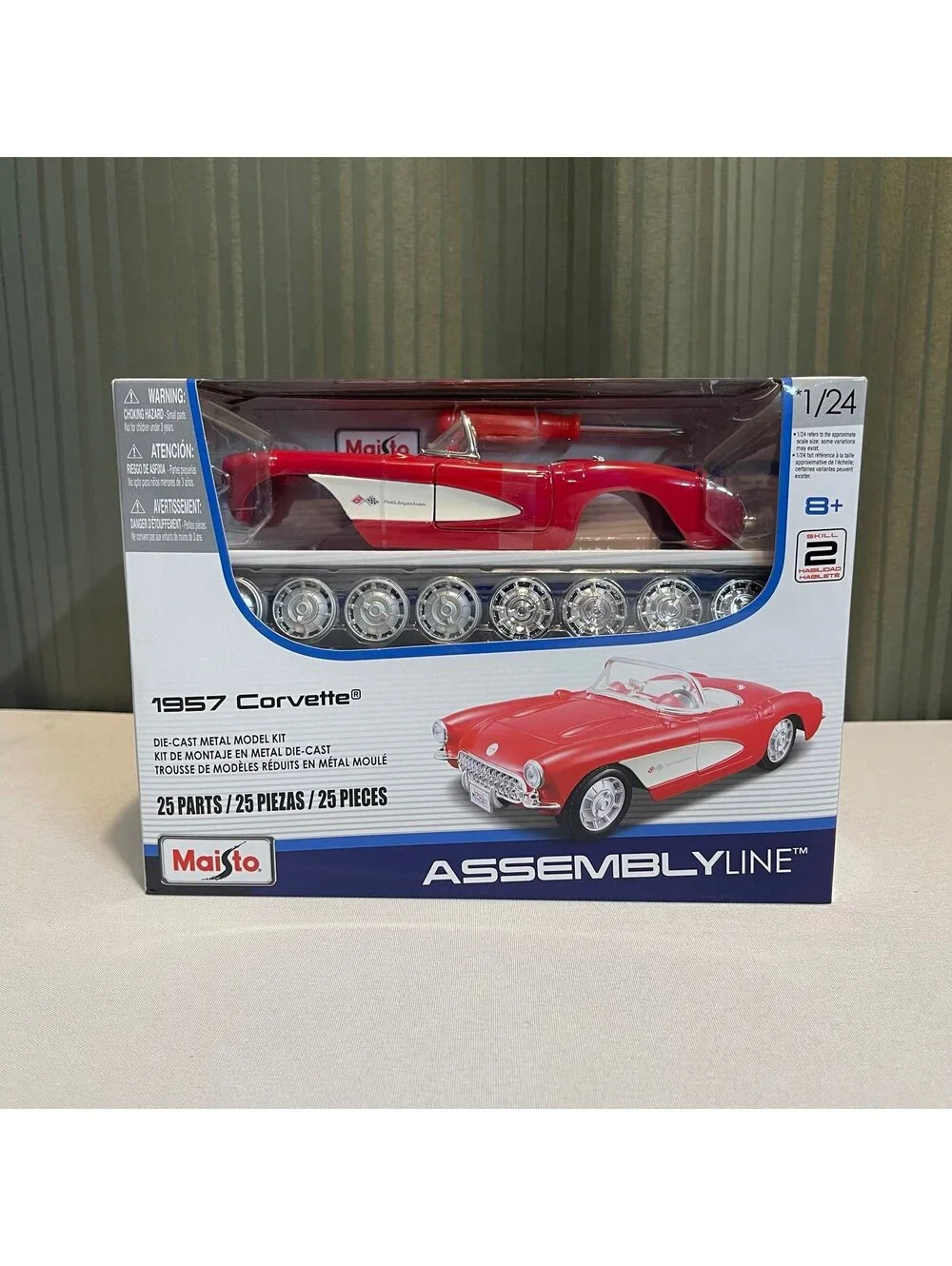 New - 1:24 1957 Chevrolet Corvette Maisto Assembly Line Die-Cast Metal Model Kit